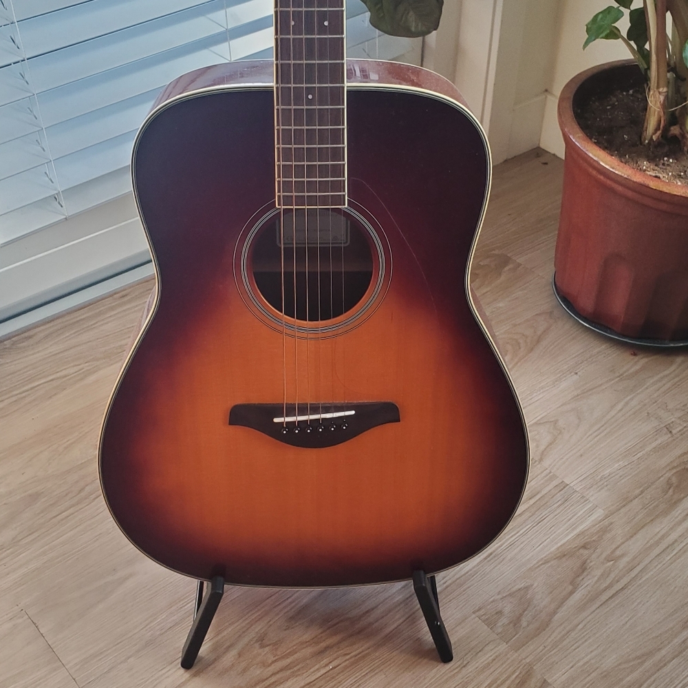 KONIG AND MEYER folding, adjustable guitar stand.🎸